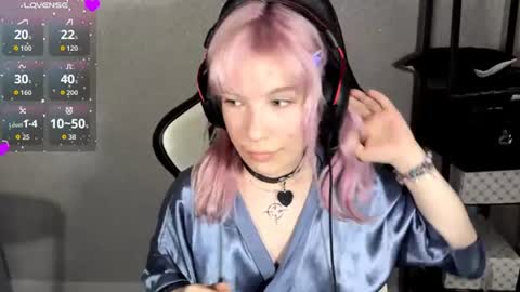 Pink online show from July 3, 5:52 pm