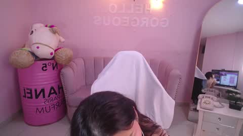 Snapshot of elody_a chatting on September 16, 12:46 pm Elody  online show from September 16, 12:46 pm