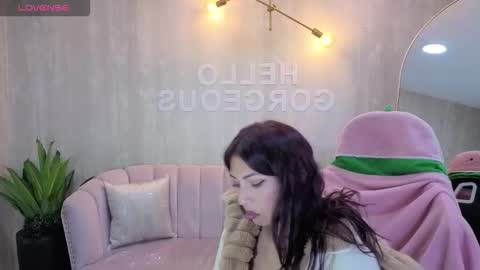 Elody  online show from October 30, 4:37 am