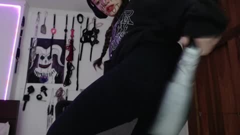 Chelsea  Please help me to reach 100 thumbs up online show from January 7, 2:53 am