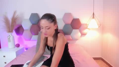 EloiseQuinn online show from February 11, 12:25 pm