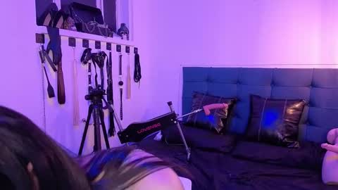 elowen_halley1 online show from October 2, 10:48 pm