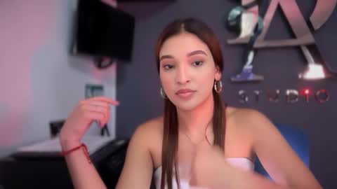  ELSA  online show from September 22, 7:56 pm