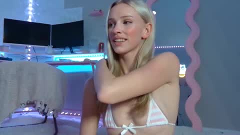 elsa_may online show from January 15, 2:28 am