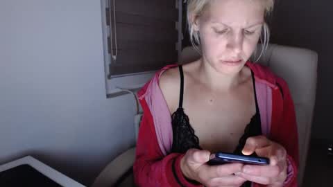 elssa_rush online show from September 18, 2:32 am