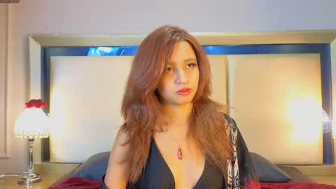 elywren online show from April 22, 9:01 pm