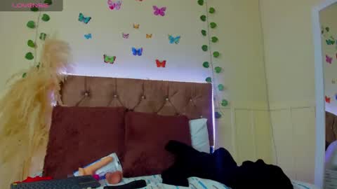 Snapshot of ema_garciaa chatting on October 19, 12:40 pm ema garcia  online show from October 19, 12:40 pm