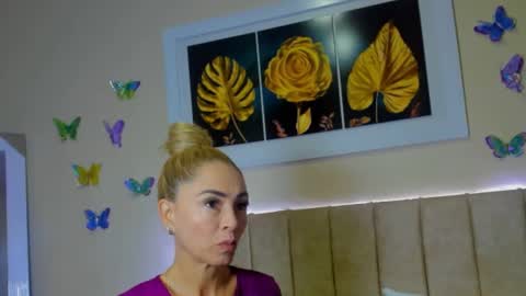 Snapshot of ema_garciaa chatting on September 22, 1:31 pm ema garcia  online show from September 22, 1:31 pm