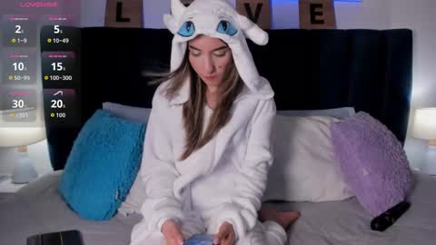 Ema online show from October 14, 9:50 pm