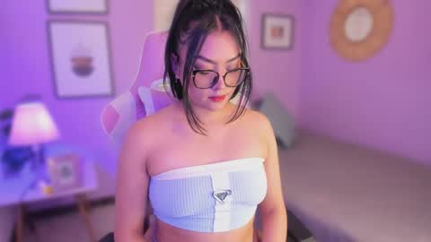 Ema online show from November 3, 7:51 pm