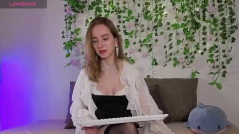 Emma online show from April 29, 11:21 pm