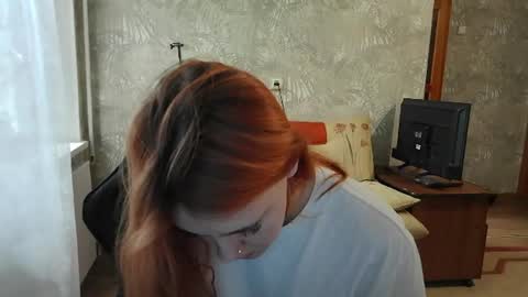 ember__fox online show from June 11, 4:09 am
