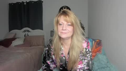 Ember Pheonixxx online show from December 29, 3:33 am