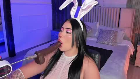 Ember Velvet online show from April 5, 4:22 am