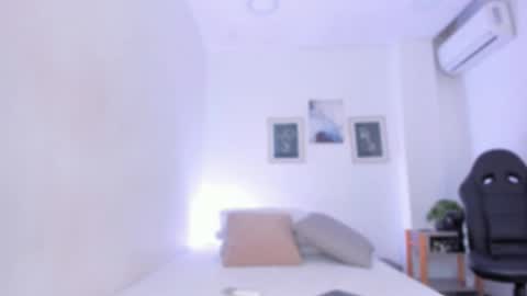 emelie_89 online show from October 26, 3:29 pm