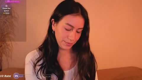 Emilia Gomez online show from October 12, 4:20 pm