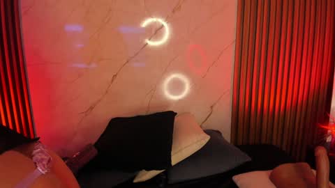   online show from January 31, 9:16 am