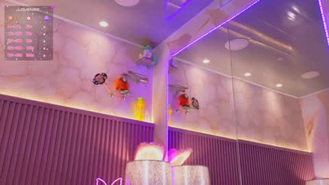 Emily online show from December 19, 4:46 pm