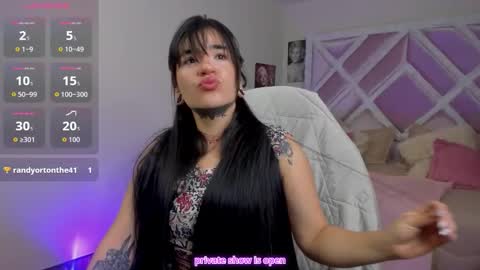 emilayton_ online show from September 17, 9:13 pm