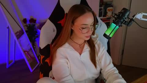 Emili online show from March 11, 12:17 pm