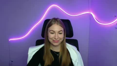 Emilia online show from October 3, 6:40 am