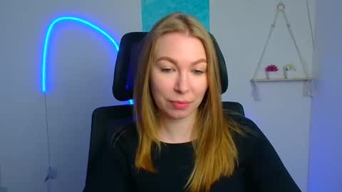 Emilia online show from April 16, 5:30 am