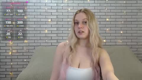 Amili online show from December 12, 1:39 pm