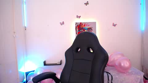 Emili Russo online show from October 22, 10:26 pm