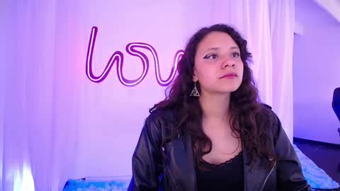 Emili Russo online show from October 7, 1:32 am