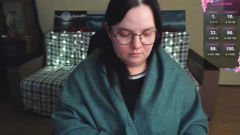 Emily online show from December 19, 7:39 pm