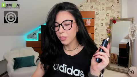 EmillyTaylor online show from June 2, 4:13 am