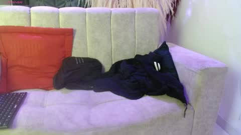 emily175445 online show from May 12, 4:13 pm