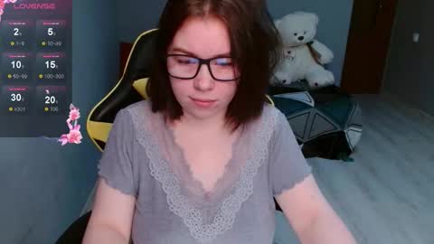 Snapshot of emily_amorre chatting on October 24, 10:17 pm Emily 3 online show from October 24, 10:17 pm