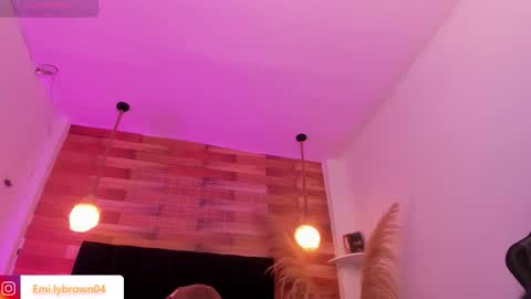 emily_brown04 online show from February 14, 1:02 pm