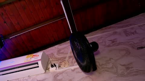 emily_dempsey online show from April 10, 7:20 pm