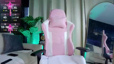 Emily foxx01 online show from January 6, 10:13 pm