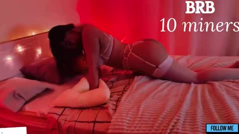 Snapshot of emily_gin chatting on October 8, 2:27 am EMILY online show from October 8, 2:27 am