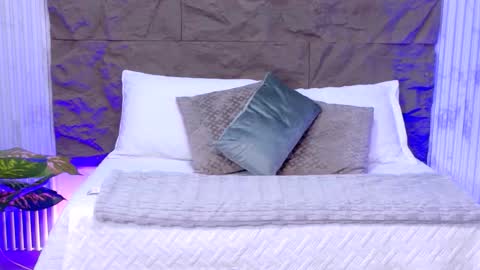 Emily online show from February 16, 1:33 pm