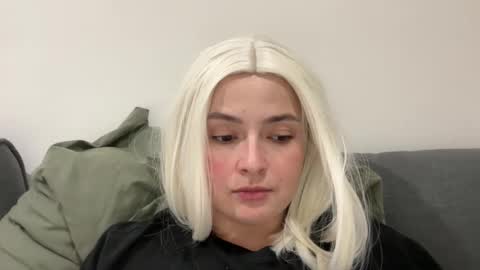 emily_morning_dew online show from November 9, 7:10 pm