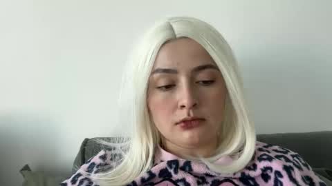 emily_morning_dew online show from November 5, 10:20 am