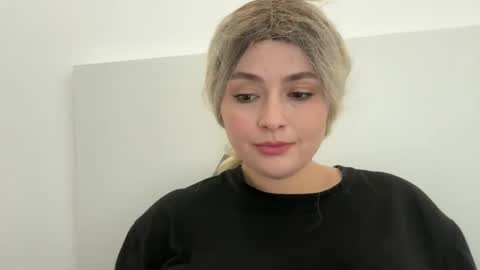 Snapshot of emily_morning_dew chatting on October 19, 9:33 am emily_morning_dew online show from October 19, 9:33 am