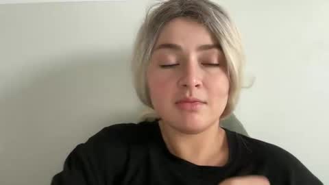 Snapshot of emily_morning_dew chatting on October 7, 8:19 am emily_morning_dew online show from October 7, 8:19 am