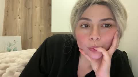 Snapshot of emily_morning_dew chatting on October 22, 2:44 pm emily_morning_dew online show from October 22, 2:44 pm