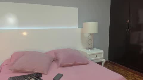 Snapshot of emily_roberts1 chatting on February 14, 12:03 pm Emily  online show from February 14, 12:03 pm