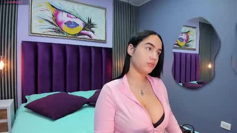 Snapshot of emily_roberts1 chatting on February 25, 12:27 pm Emily  online show from February 25, 12:27 pm