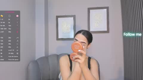 Snapshot of emily_roberts1 chatting on September 28, 5:36 am Emily  online show from September 28, 5:36 am