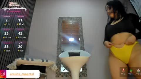 Snapshot of emily_roberts1 chatting on December 31, 11:31 am Emily  online show from December 31, 11:31 am