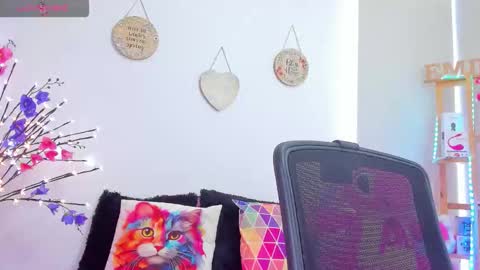 Emily online show from February 20, 2:18 pm