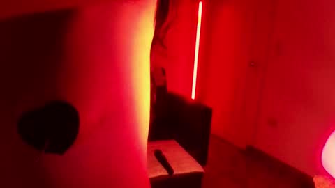 Snapshot of emily_swan_04 chatting on February 28, 6:52 pm Emily  Swan online show from February 28, 6:52 pm