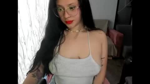 emily_vixen_ online show from November 27, 11:13 am
